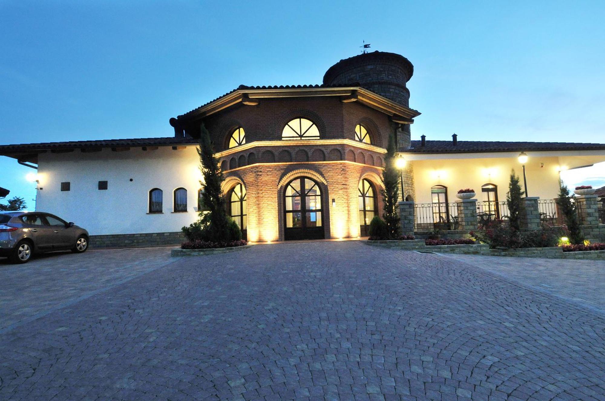 Tota Virginia Antico Podere Serralunga d'Alba Esterno foto