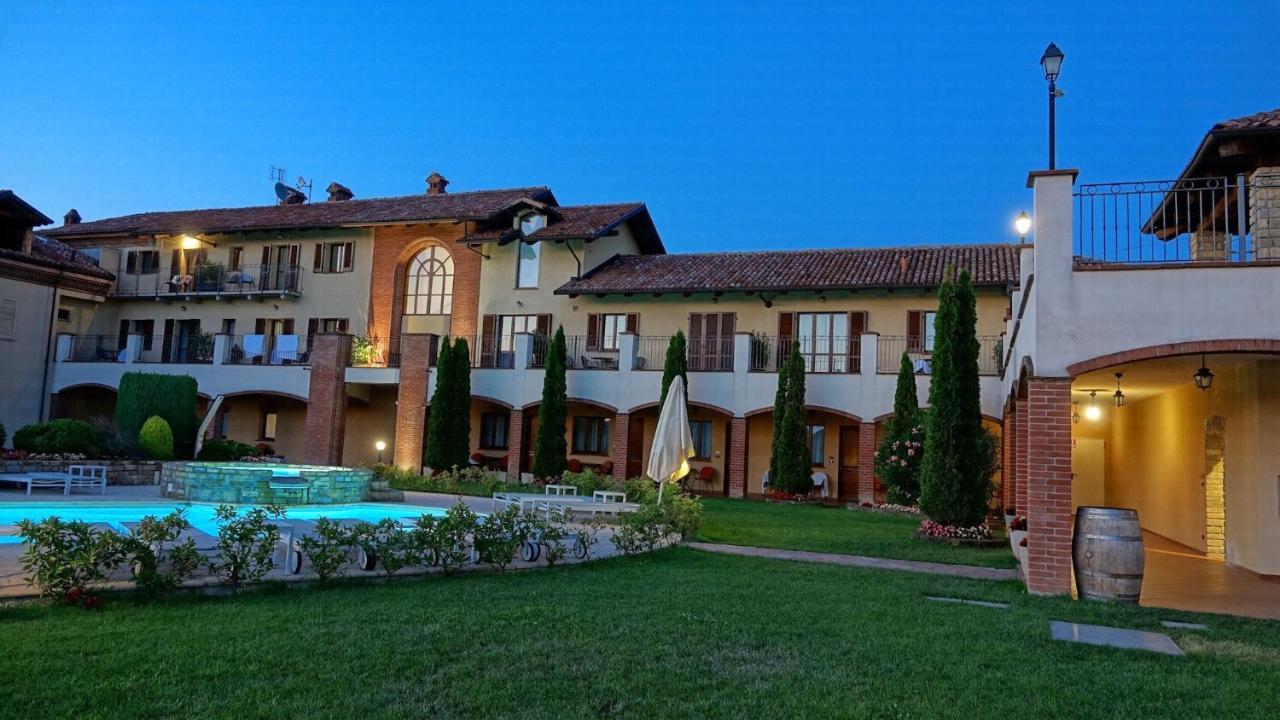 Tota Virginia Antico Podere Serralunga d'Alba Esterno foto